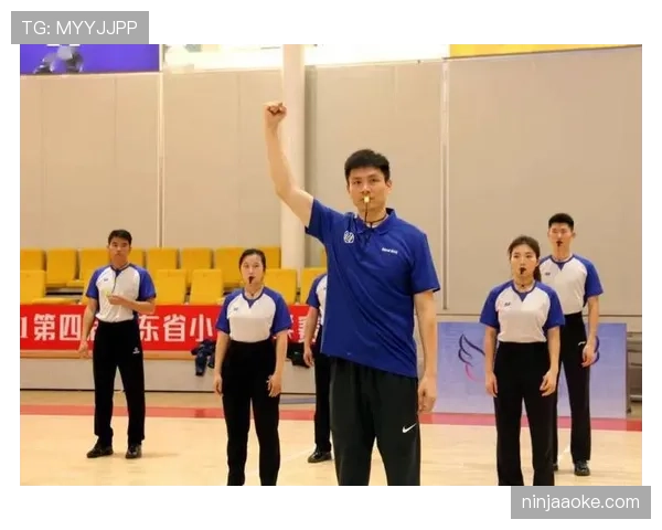 篮球判罚优先级规则详解，告诉你为什么裁判先吹这个犯规。